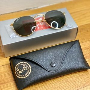 Black Polarized Round Ray-Bans